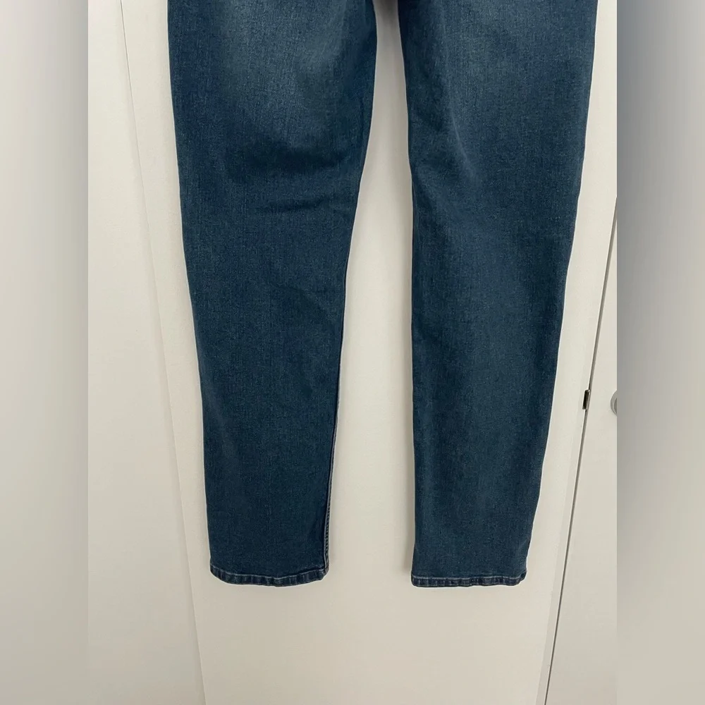 Izod Saltwater Men’s Comfort Stretch Straight Fit Jeans, Blue, 30W x 32L, NWOT